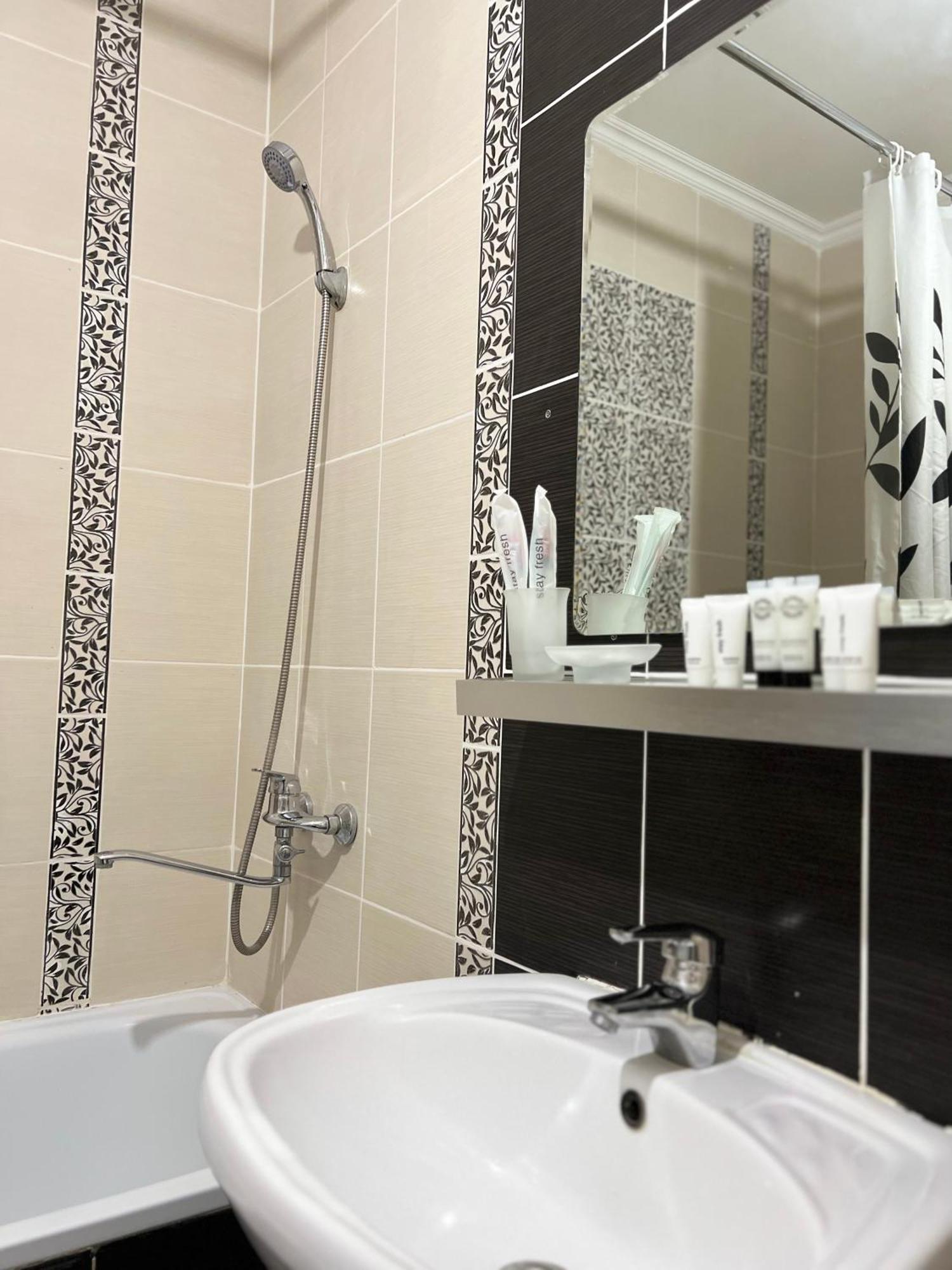 Hyat Apartment Бишкек Экстерьер фото